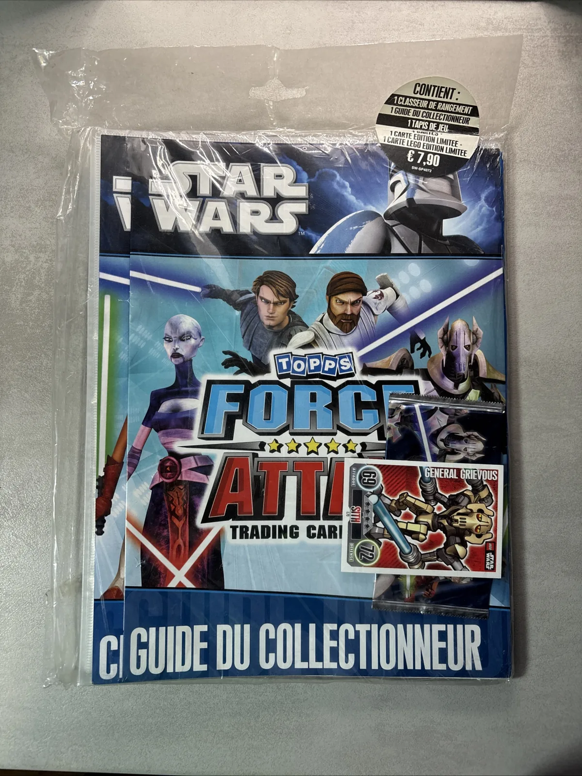 Force Attax Sammler-Guide mit Sammelmappe und limitierter Karte